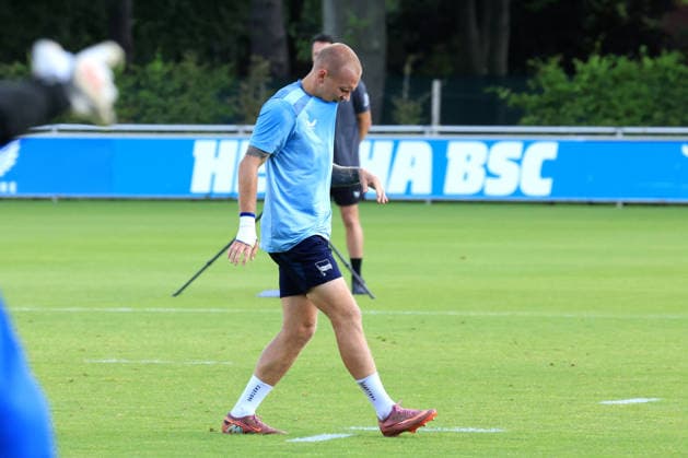 August 11, 2026, Germany, Soccer, 2. Bundesliga, 2026–2027 Season, Sportforum, Hertha BSC, Training: Jon Dabur, Thorsteinsson, Hertha BSC Berlin 24, injured, Deyovaisio Zeefuik, Hertha BSC Berlin 42, 2nd Division, DFB and DFL regulations prohibit any use of photographs as image sequences and or quasi-video. Berlin Sportforum, Berlin, Germany Copyright: xNordphotox xEnglerx