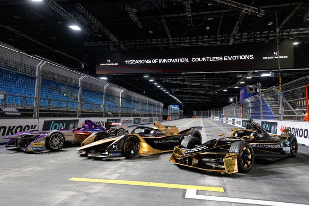 2026 FORMULA E LONDON ePRIX DS Penske Formula E Team, Spark-DS, DS E-Tense FE25, group of GEN 1, 2 and 3, farewell to Formula E championship portrait during the London ePrix, 16th and 17th round of the 2025-26 ABB FIA Formula E World Championship, WM, Weltmeisterschaft on the ExCel London Circuit from August 14 to 16, 2026 in London, United Kingdom - LondonUnited Kingdom Copyright: xPauloxMariax