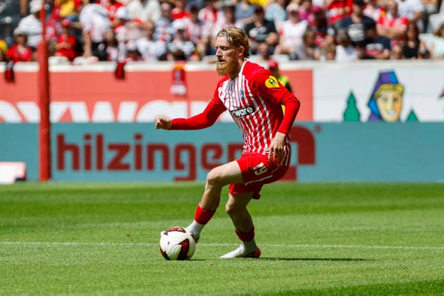 Niklas Beste, SC Freiburg, 19 with the ball, Germany, soccer, friendly match, 2026–2027, SC Freiburg vs. Crystal Palace, August 15, 2026, Freiburg im Breisgau, Europa-Park Stadium, Germany Copyright: xGrantxHubbsx