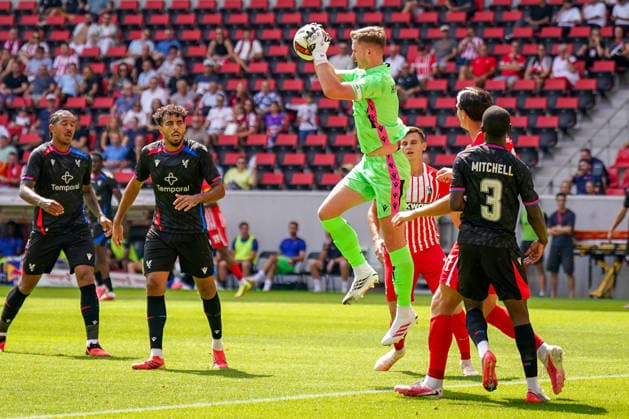 German Soccer, Season Opener, Exhibition Match, Friendly Match, August 15, 2026, SC Freiburg vs. Crystal Palace FC (England), Europa-Park Stadium, Freiburg im Breisgau, Dean Henderson (Crystal Palace), 01 Copyright: xJOERANxSTEINSIEKx