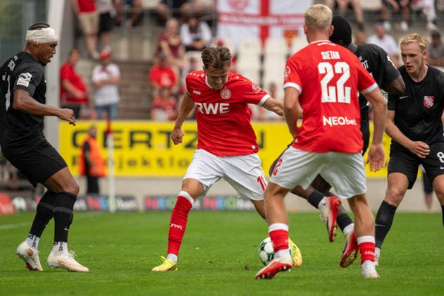 Noah Pesch, Rot Weiss Essen, No. 11, scores against Havelse; GER Rot Weiss Essen vs. TSV Havelse, Soccer, 3rd Division, Matchday 02, 2026–2027 Season, August 15, 2026 DFB and DFL regulations prohibit any use of photographs as image sequences and or quasi-video, GER Rot Weiss Essen vs. TSV Havelse, Soccer, 3rd Division, Matchday 02, 2026–2027 season, August 15, 2026, Essen Copyright: xEibner-Pressefoto FabianxFriesex EP_FFE