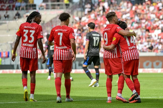 Celebration after Lucas Hoeler (SC Freiburg, 09) scored the 2-0 goal, with Jordy Makengo (SC Freiburg, 33) and Derry Scherhant (SC Freiburg, 07, Yuito Suzuki (SC Freiburg, 14), GER, SC Freiburg vs. Crystal Palace FC, soccer, friendly match, 2026–2027 season, August 15, 2026 GER, SC Freiburg vs. Crystal Palace FC, soccer, friendly match, 2026–2027 season, August 15, 2026 Freiburg Copyright: xEibner-Pressefotox EP_THS
