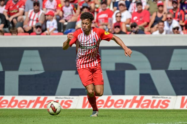 Derry Scherhant, SC Freiburg, No. 7 with the ball (GER), SC Freiburg vs. Crystal Palace FC, Soccer, Friendly Match, , 2026–2027 Season, August 15, 2026 GER, SC Freiburg vs. Crystal Palace FC, soccer, friendly match, , 2026–2027 season, August 15, 2026 Freiburg Copyright: xEibner-Pressefotox EP_THS