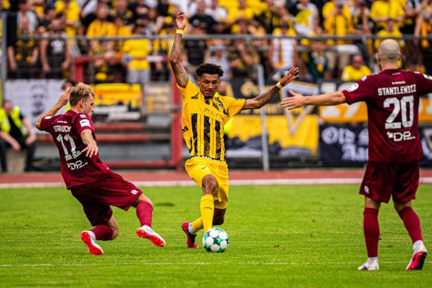 Joel da Silva of Alemannia Aachen, 37, and Georg Strauch of SC Fortuna Cologne, 11, head toward the ball during the SC Fortuna Cologne vs. Alemannia Aachen match, soccer, 3rd Division, Matchday 2, 2026–2027 season, August 15, 2026 DFB regulations prohibit any use of photographs as image sequences and or quasi-video SC Fortuna Cologne vs. Alemannia Aachen, soccer, 3. Liga, Matchday 2, 2026–2027 season, August 15, 2026, Cologne Copyright: xEibner-Pressefoto J.xDerondeaux EP_JDU