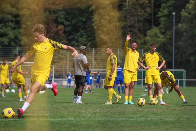 Niklas Suele, SV Tiefenbach, 22. A message to the fans, SV Tiefenbach vs. SG Kirchardt, soccer, bfv Sinsheim District League, Matchday 1, 2026–2027, August 16, 2026, SV Tiefenbach vs. SG Kirchardt, soccer, bfv Sinsheim District League, Matchday 1, 2026–2027, August 16, 2026, Östringen Copyright: xEibner-Pressefoto VornamexNachnax EP_JPA
