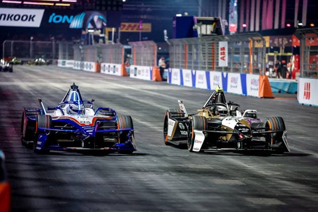 2026 FORMULA E LONDON ePRIX 94 WEHRLEIN Pascal (ger), Porsche Formula E Team, Porsche 99X Electric, action, 13 DA COSTA Antonio Felix (prt), Jaguar TCS Racing, Jaguar I-Type 7, action during the London ePrix, 16th and 17th round of the 2025-26 ABB FIA Formula E World Championship, WM, Weltmeisterschaft on the ExCel London Circuit from August 14 to 16, 2026 in London, United Kingdom - LondonUnited Kingdom Copyright: xPauloxMariax