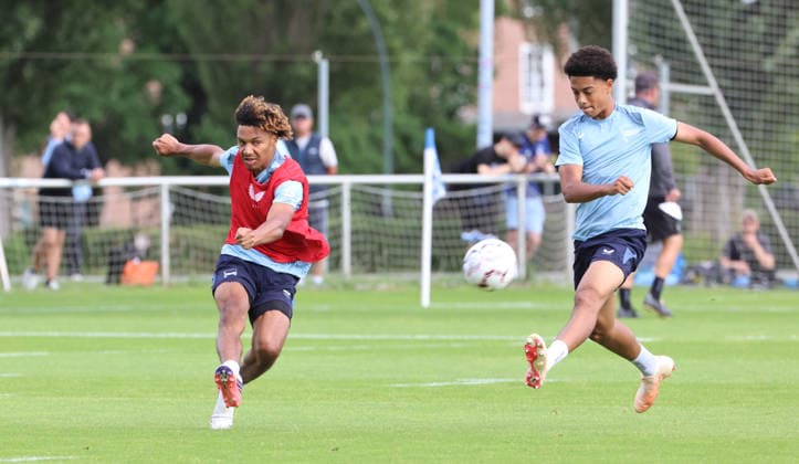 Oluwaseun Adewumi, Jerome Diallo: Tackle, Game Scene, Action, Sports, Soccer, Soccer Season 2026–2027, 2. Bundesliga Men, DFL, August 18, 2026, Training, Hertha BSC Berlin. DFL regulations prohibit any use of photographs as image sequences and or quasi-video.