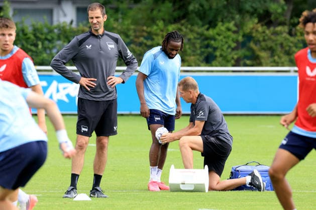 August 18, 2026, Germany, Soccer, 2. Bundesliga, 2026–2027 season, Sportforum, Hertha BSC, Deyovaisio Zeefuik training at Hertha BSC Berlin 42, Jürgen Lange, therapist at Hertha BSC, assistant coach Andre Mijatovic at Hertha BSC Berlin, 2. Bundesliga. DFB and DFL regulations prohibit any use of photographs as image sequences and or quasi-video. Berlin Sportforum, Berlin, Germany Copyright: xNordphotox xEnglerx