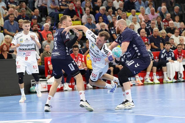 September 5, 2026, xBHAx, Handball, Opel HBL, 2026–2027 Season, 1 HBL, SG Flensburg-Handewitt vs. HC Erlangen, GGW Arena; Frieder Bandlow (HC Erlangen) 2; On the attack against Simon Pytlick (SG Flensburg-Handewitt 2) and Arnar Freyr Arnarsson (SG Flensburg-Handewitt 41); Schleswig-Holstein, Germany