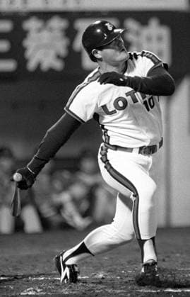 Japanese baseball great Harimoto dies Isao Harimoto of the Lotte Orions hit his 3,000th career hit in a baseball game against the Hankyu Braves in Kawasaki Stadium in Kawasaki, near Tokyo, on May 28, 1980. The Japanese Baseball Hall of Famer, who set the Nippon Professional Baseball career hits record with 3,085 hits in 2,752 games, died on Sept. 9, 2026, aged 86. A14AA0005627361P