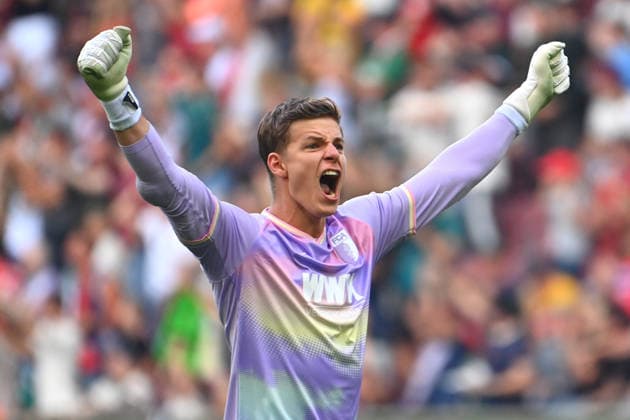 Goalkeeper Finn DAHMEN, FC Augsburg; celebration, joy, excitement, action, single frame, cropped close-up, half-length shot, soccer, Bundesliga Season 2026–2027, Matchday 3, Matchday 03, FC Augsburg vs. Bayer 04 Leverkusen 2–2 on September 12, 2026, WWK Arena