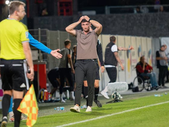 Coach Orest Shala of SC Verl reacts with disappointment on the sideline after Fabian Eisele of SG Sonnenhof Grossaspach tied the game at 1-1, 23, frustration, disappointment, emotion, gestures, coaching, sympathy, GER, soccer, SG Sonnenhof Grossaspach vs. SC Verl, 3rd Division, Matchday 6, Aspach, 2026–2027 season, September 15, 2026, GER, Soccer, SG Sonnenhof Grossaspach vs. SC Verl, 3rd Division, Matchday 6, 2026–2027 season, September 15, 2026, Aspach Copyright: xCarstenxSchweringx EP_CSG