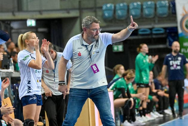 Thomas Zeitz, SU Neckarsulm, coach gesturing, GER, VfL Oldenburg vs. SU Neckarsulm, ALSCO Women s Handball Bundesliga, Matchday 4, 2026–2027 season, September 16, 2026, VfL Oldenburg vs. SU Neckarsulm, ALSCO Women’s Handball Bundesliga, Matchday 4, 2026–2027 season, September 16, 2026, Oldenburg Copyright: xEibner-Pressefoto RobertxGertzenx EP_RGN