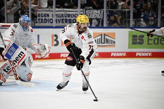 Linus Froeberg, Löwen Frankfurt 71, Schwenninger Wild Wings vs. Löwen Frankfurt, DEL, Regular Season, Game 1, 2026–2027 Season, 20260918 Schwenninger Wild Wings vs. Loewen Frankfurt, DEL, Regular Season, Game 1, 2026–2027 Season, 20260918 Schwenningen Copyright: xEibner-Pressefoto SvenxLaeglerx EP_SVL