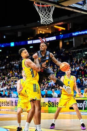 Norris Agbakoko, ALBA BERLIN, 17, COBE WILLIAMS, Chemnitz 99, 24, Malte Delow, ALBA BERLIN, 06, GER, ALBA Berlin vs. Chemnitz 99, Men s Basketball, easy Credit BBL, 2026–27 Season, Matchday 1, September 18, 2026 GER, ALBA Berlin vs. Chemnitz 99, Men s Basketball, easyCredit BBL, 2026–27 Season, Matchday 1, September 18, 2026 Berlin Copyright: xClaudiusxRauch,xEibner-Pressefotox xClaudiusxRauchx EP_CRH