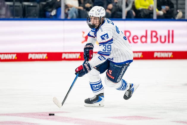 Max Calce, Adler Mannheim, 39, GER; EHC Red Bull Munich vs. Adler Mannheim, Ice Hockey, DEL, 2026–2027 Season, Matchday 1, September 18, 2026; Photo: HMB Media, Heike Feiner Copyright: HMBxMedia HeikexFeiner
