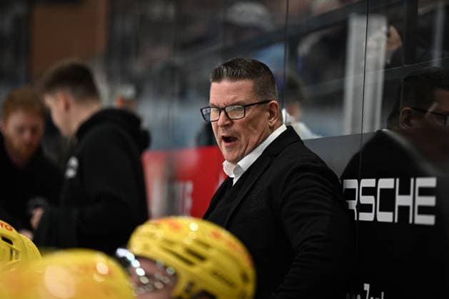 Tom Pokel, Head Coach of the Loewen Frankfurt; Schwenninger Wild Wings vs. Loewen Frankfurt, DEL, Regular Season, Game 1, 2026–2027 Season, September 18, 2026: Schwenninger Wild Wings vs. Loewen Frankfurt, DEL, Regular Season, Game 1, 2026–2027 Season, September 18, 2026, Schwenningen Copyright: xEibner-Pressefoto SvenxLaeglerx EP_SVL