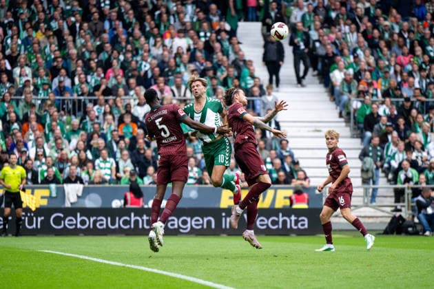 September 19, 2026, GER, Soccer, Men s, 1. Bundesliga, 2026–2027 Season, Matchday 4, SV Werder Bremen vs. FC Augsburg: Niclas Füllkrug of Werder Bremen, No. 10, heading the ball in a duel with Chrislain Matsima of FC Augsburg, 05, Calvin Brackelmann (FC Augsburg), 02. DFB and DFL regulations prohibit any use of photographs as image sequences and or quasi-video. Bremen Weserstadion, Bremen, Germany Copyright: xNordphoto Memmlerx