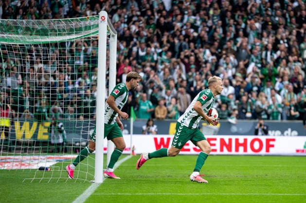 September 19, 2026, GER, Soccer, Men s, Bundesliga 1, 2026–2027 Season, Matchday 4, SV Werder Bremen vs. FC Augsburg: Niclas Füllkrug (Werder Bremen, 10) and Marco Grüll (Werder Bremen, 17) after scoring the goal to make it 1–2. DFB and DFL regulations prohibit any use of photographs as image sequences and or quasi-video. Weserstadion, Bremen, Germany Copyright: xNordphoto Memmlerx