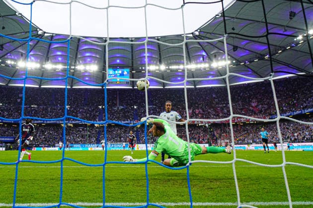 Goal to make it 2–0 by Yussuf Poulsen, Hamburger SV, 15, Remote Behind-the-Goal Camera (GER), Hamburger SV vs. 1. FC Köln, Soccer, Bundesliga 1, Matchday 04, 2026–2027 Season, September 19, 2026 DFL regulations prohibit any use of photographs as image sequences and or quasi-video GER, Hamburger SV vs. 1. FC Köln, soccer, 1. Bundesliga, Matchday 04, 2026–2027 Season, September 19, 2026, Hamburg Copyright: xEibner-Pressefoto MarcelxvonxFehrnx EP_MFN