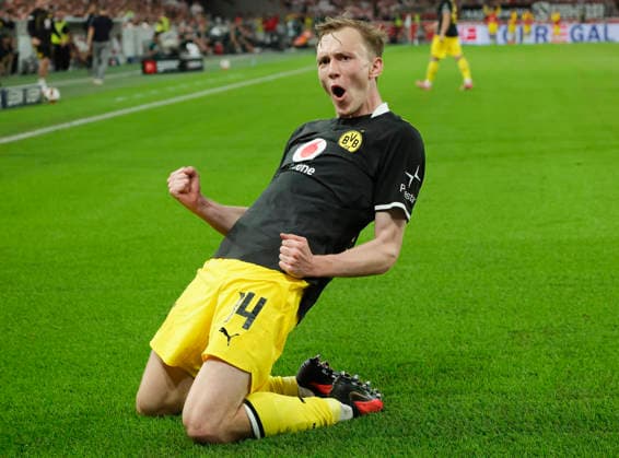 Pictured: Celebrations after the goal that made the score 0–1, with goal scorer Maximilian Beier of Borussia Dortmund, September 14, 2026, VfB Stuttgart vs. Borussia Dortmund, Bundesliga 1, Matchday 4, Germany, Stuttgart, MHP Arena, DFL REGULATIONS PROHIBIT ANY USE OF PHOTOGRAPHS AS IMAGE SEQUENCES AND OR QUASI-VIDEO Copyright: HMBxMedia xJulienxBecker