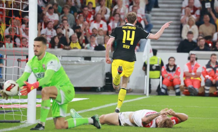 September 26, 2020 VfB Stuttgart vs. Borussia Dortmund Germany, Stuttgart, September 20, 2026, Soccer, Bundesliga, 2026–2027 season, VfB Stuttgart vs. Borussia Dortmund, No. 14 Maximilian Beier (0-1), goal scorer; Dortmund celebrates; VfB goalkeeper Fabian Bredlow and Finn Jeltsch on the ground