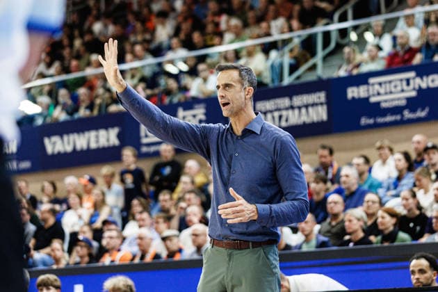 Chris Harris, PHOENIX HAGEN, Head Coach; Adam Kunkel, PHOENIX HAGEN, No. 3; Rostock Seawolves vs. Phoenix Hagen, Basketball, BBL 2026–2027 easyCredit Basketball Bundesliga, Matchday 1, 2026–2027 Season, September 19, 2026, Rostock Seawolves vs. Phoenix Hagen, Basketball, BBL 2026–2027 easyCredit Basketball Bundesliga, Matchday 1, 2026–2027 season, September 19, 2026, Groter Pohl Copyright: xEibner-Pressefoto DenverxEhrlichx EP_DEH