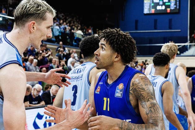 Marvin Omonigho Omuvwie, PHOENIX HAGEN, 11, Philipp Hartwich, ROSTOCK SEAWOLVES, 07, Defeat in the Wolf’s Den, Rostock Seawolves vs. Phoenix Hagen, Basketball, BBL 2026–2027 easyCredit Basketball Bundesliga, Matchday 1, 2026–2027 Season, September 19, 2026, Rostock Seawolves vs. Phoenix Hagen, Basketball, BBL 2026–2027 easyCredit Basketball Bundesliga, Matchday 1, 2026–2027 season, September 19, 2026, Groter Pohl Copyright: xEibner-Pressefoto DenverxEhrlichx EP_DEH