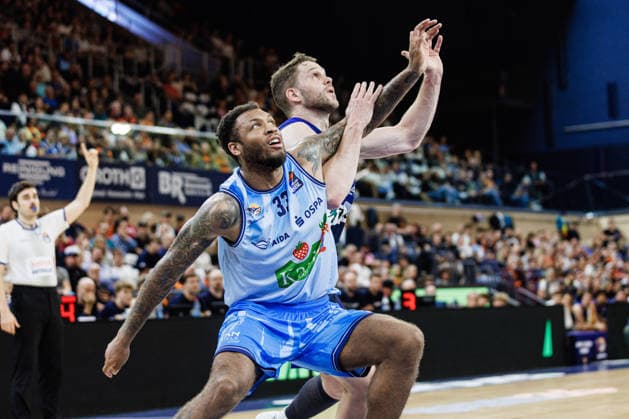 Todd Withers ROSTOCK SEAWOLVES, 33, Fabian Bleck PHOENIX HAGEN, 10 Rostock Seawolves vs. Phoenix Hagen, Basketball, BBL 2026–2027 easyCredit Basketball Bundesliga, Matchday 1, 2026–2027 season, September 19, 2026 Rostock Seawolves vs. Phoenix Hagen, Basketball, BBL 2026–2027 easyCredit Basketball Bundesliga, Matchday 1, 2026–2027 Season, September 19, 2026 Groter Pohl Copyright: xEibner-Pressefoto DenverxEhrlichx EP_DEH