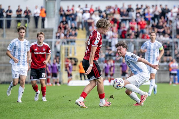 Battle for the Ball: Tackle between Luca Horst (1. FC Nuremberg II U23, 42) and Lance Fiedler (TSV 1860 Munich, 47, GER), TSV 1860 Munich vs. 1. FC Nuremberg II U23, Soccer, Bavarian Regional League, Matchday 10, 2026–2027 Season, September 20, 2026 DFL DFB REGULATIONS PROHIBIT ANY USE OF PHOTOGRAPHS as IMAGE SEQUENCES and or QUASI-VIDEO Photo: HMB Media, Heike Feiner Copyright: HMBxMedia HeikexFeiner