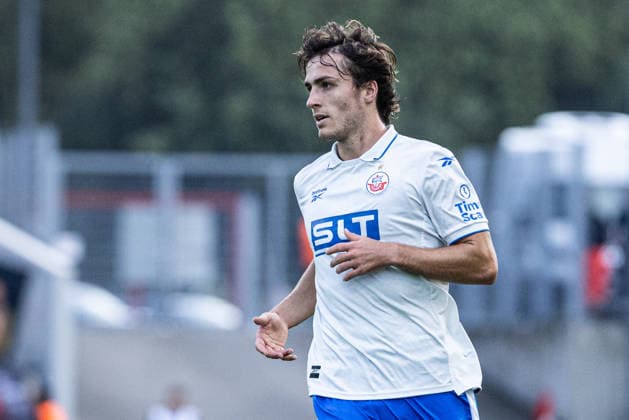 3rd Division, Matchday 7: Rot-Weiss Essen vs. Hansa Rostock, September 20, 2026, Benno Dietze, Hansa Rostock, September 4, 2026, 3rd Division, Matchday 7: Rot-Weiss Essen vs. Hansa Rostock, Stadion an der Hafenstraße, Essen; DFL regulations prohibit any use of photographs as image sequences and or quasi-video Copyright: xBEAUTIFULxSPORTS Buriakovx