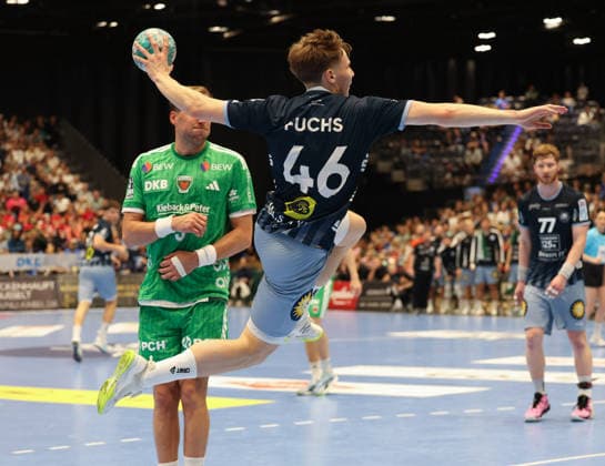 Julian Fuchs of Bergischer HC 46 prepares to shoot, with Max Darj of Füchse Berlin 05 behind him, and Johannes Wasielewski of Bergischer HC 77 GER, Bergischer HC vs. Füchse Berlin, Handball, Opel Handball Bundesliga, Matchday 5, 2026–2027 Season, September 20, 2026, Germany, Bergischer HC vs. Füchse Berlin, Handball, Opel Handball Bundesliga, Matchday 5, 2026–2027 season, September 20, 2026, Düsseldorf Copyright: xEibner-Pressefoto ThomasxStoeckex EP_TSR