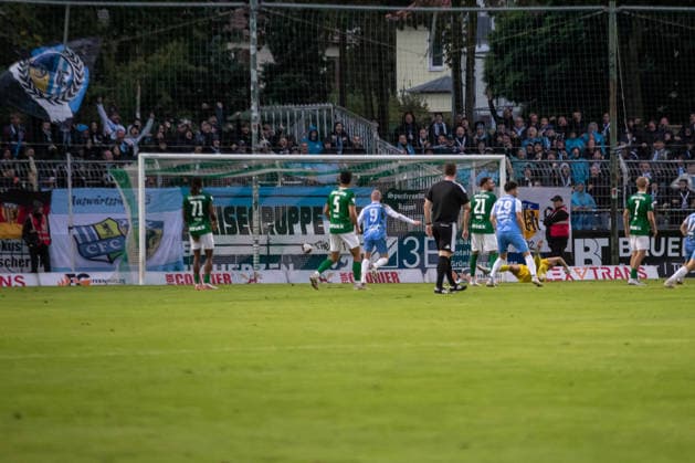 Soccer, Northeast Regional League: BSG Chemie Leipzig vs. Chemnitzer FC, September 20, 2026. Goal for Chemnitz; the ball goes in, making the score 0–1. Soccer, Northeast Regional League, 2026–2027 season, Matchday 10: BSG Chemie Leipzig vs. Chemnitzer FC on September 20, 2026, at Alfred Kunze Sportpark, Leipzig-Leutzsch Copyright: xBEAUTIFULxSPORTS JanxKaeferx