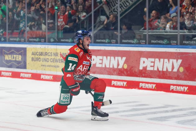 Donald D. J. Busdeker, 14, Augsburger Panther, scored the 2-0 goal in the game between the Augsburger Panther and the Schwenninger Wild Wings, ice hockey, men s, DEL, 2026–2027, Matchday 2 on September 20, 2026, in Augsburg, Curt Frenzel Stadium, Bavaria, Germany