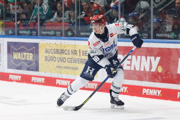 Kyle Platzer 88, Schwenninger Wild Wings, during the game between the Augsburger Panther and the Schwenninger Wild Wings, ice hockey, men s, DEL, 2026–2027, Matchday 2 on September 20, 2026, in Augsburg, Curt Frenzel Stadium, Bavaria, Germany