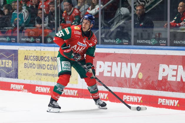 Ryan Button, 55, of the Augsburger Panther during the game between the Augsburger Panther and the Schwenninger Wild Wings, men s ice hockey, DEL, 2026–2027 season, Matchday 2 on September 20, 2026, in Augsburg, Curt Frenzel Stadium, Bavaria, Germany