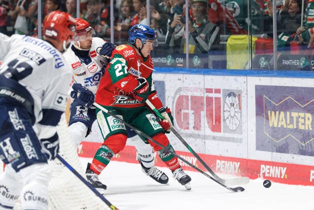Kyle Mayhew, 27, of the Augsburger Panther during the game between the Augsburger Panther and the Schwenninger Wild Wings, ice hockey, men s, DEL, 2026–2027, Matchday 2 on September 20, 2026, in Augsburg, Curt Frenzel Stadium, Bavaria, Germany
