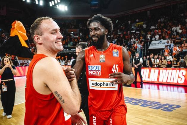 Neu Ulm, Germany, September 20, 2026: Devin Schmidt of ratiopharm Ulm and Oluwasimisola Shittu of ratiopharm Ulm gestured gesturing during the Basketball Bundesliga game between ratiopharm Ulm and MHP Riesen Ludwigsburg at the ratiopharm Arena on September 20, 2026, in Neu Ulm, Germany. Photo by Harry Langer, DeFodi Images, ratiopharm Arena, Germany, September 26, 2026 Devin Schmidt of ratiopharm Ulm and Oluwasimisola Shittu of ratiopharm Ulm gesturing during the Basketball Bundesliga match between ratiopharm Ulm and MHP Riesen Ludwigsburg in Neu Ulm on September 20, 2026 at the ratiopharm Arena, Germany. Photo by Harry Langer, DeFodi Images. Photo by Harry Langer, DeFodi Images