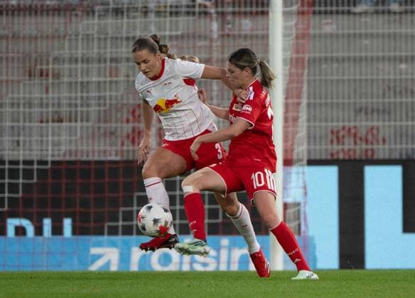 Soccer, Women s, 2026–2027 Season, Google Pixel Women s Bundesliga, Matchday 5, 1. FC Union Berlin vs. RB Leipzig, from left: Andrea Norheim (RB Leipzig), Eileen Campbell (1. FC Union), September 20, 2026, Copyright: xMatthiasxKochx