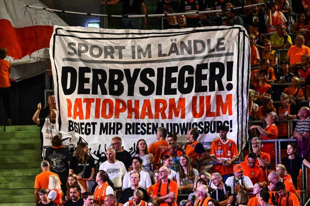 September 20, 2026, GER, Basketball, Men s, easycredit Basketball Bundesliga, 2026–2027 Season, Matchday 1, ratiopharm Ulm vs. MHP Riesen Ludwigsburg, Choreographed display by Ulm fans before tip-off, Derby victory, Derby winner: Neu Ulm, ratiopharm Arena, Bavaria, Germany Copyright: xNordphotox xHafnerx