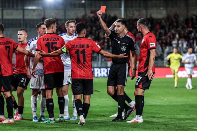 Sports, Soccer, 3rd Division, 2026–2027 Season, Matchday 7: SV Wehen Wiesbaden vs. MSV Duisburg, September 20, 2026, BRITA Arena: Red card for Tarik Gözüsirin (Wiesbaden, No. 11) by referee Cengiz Kabalakli at the BRITA Arena in Wiesbaden, Hesse, Germany
