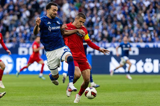 1 Bundesliga FC Schalke 04 vs. SV Elversberg, September 20, 2026; Kenan Karaman, FC Schalke 04, 19, Lukas Pinckert, SV Elversberg, 19, 1 German Bundesliga, Matchday 4: FC Schalke 04 vs. SV Elversberg, Veltins Arena, Gelsenkirchen, September 20, 2026. DFL regulations prohibit any use of photographs as image sequences and or quasi-video content. Copyright: xBEAUTIFULxSPORTS Buriakovx