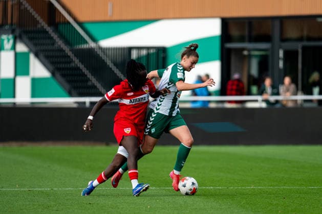September 21, 2026, GER, Soccer, Women s, Google Pixel 1 Bundesliga, 2026–2027 Season, Matchday 4, SV Werder Bremen vs. VfB Stuttgart Julia Magerl (Werder Bremen), No. 04, in a tackle with Mira Arouna (VfB Stuttgart), No. 21. DFB and DFL regulations prohibit any use of photographs as image sequences and or quasi-video. Bremen Stadium, Field 11, Bremen, Germany Copyright: xNordphoto Memmlerx