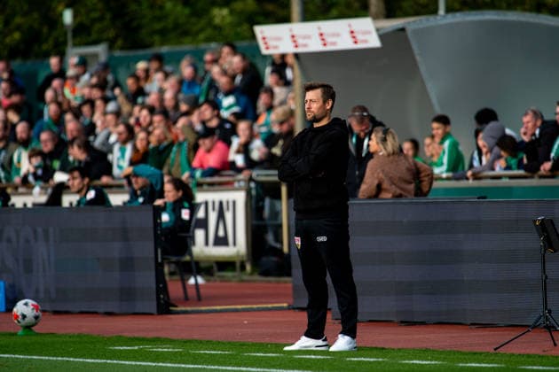 September 21, 2026, GER, Soccer, Women s, Google Pixel 1 Bundesliga, 2026–2027 Season, Matchday 4, SV Werder Bremen vs. VfB Stuttgart, Nico Schneck (VfB Stuttgart), Coach. DFB and DFL regulations prohibit any use of photographs as image sequences and or quasi-video. Bremen Stadium, Platz 11, Bremen, Germany Copyright: xNordphoto Memmlerx