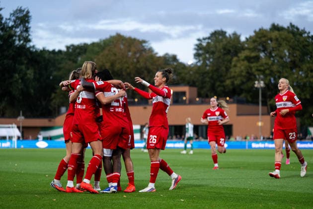 September 21, 2026, GER, Soccer, Women s, Google Pixel 1 Bundesliga, 2026–2027 Season, Matchday 4, SV Werder Bremen vs. VfB Stuttgart: Mira Arouna (VfB Stuttgart), 21, Maximiliane Rall (VfB Stuttgart), 08, Nicole Billa (VfB Stuttgart), 26, and the team celebrate the goal that tied the game at 1–1. DFB and DFL regulations prohibit any use of photographs as image sequences and or quasi-video. Bremen Stadium, Platz 11, Bremen, Germany Copyright: xNordphoto Memmlerx