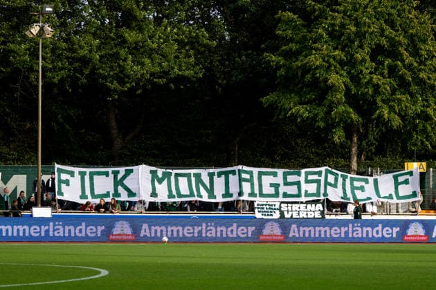 September 21, 2026, GER, Soccer, Women s, Google Pixel 1 Bundesliga, 2026–2027 Season, Matchday 4, SV Werder Bremen vs. VfB Stuttgart—fans holding a banner reading Fuck Monday Games. DFB and DFL regulations prohibit any use of photographs as image sequences and or quasi-video. Bremen Stadium, 11th Place, Bremen, Germany Copyright: xNordphoto Memmlerx