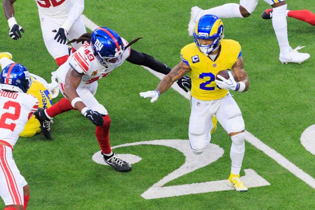 September 21, 2026, Inglewood, California, USA: 49 Tremaine Edmunds, LB of the New York Giants tackles 24 Blake Corum, RB of the Los Angeles Rams during their regular NFL, American Football Herren, USA season game on Monday September 21, 2026 at SoFi Stadium in Inglewood, California. Rams defeat Giants, 28-6. ARIANA RUIZ PI Rams Vs. Giants - ZUMAp124 20260921_zaa_p124_083 Copyright: xArianaxRuizx