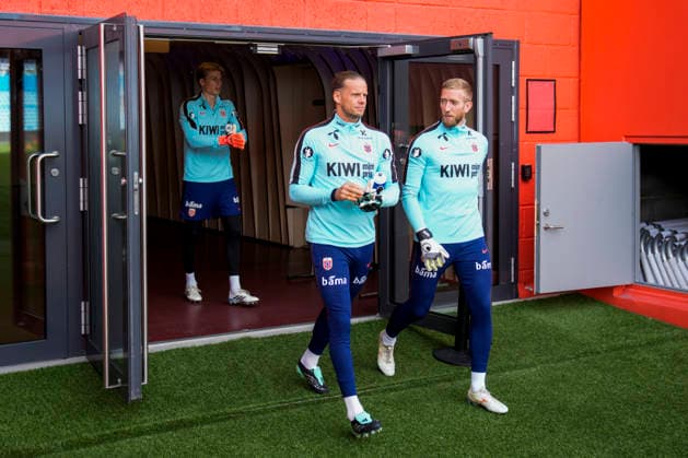 Training with the Norwegian Men s National Soccer Team, Oslo, September 22, 2026: Norwegian goalkeepers Sander Tangvik, Orjan Haskjold Nyland, and Egil Selvik during a training session with the Norwegian Men s National Soccer Team at Ullevaal Stadium, in preparation for the Nations League matches against Denmark, Portugal, and Wales. Photo by Stian Lysberg Solum, NTB, Oslo, Norway. EDITORIAL USE ONLY. RESTRICTED USE FOR BETTING COMPANIES Copyright: xStianxLysbergxSolumx xNTBx