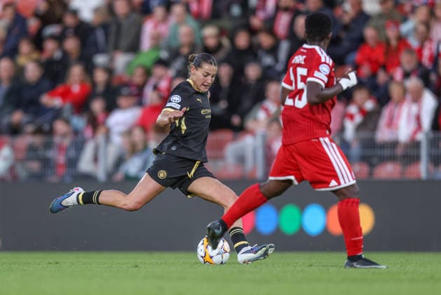 GER, Munich, FC Bayern Munich vs. Manchester City, Women s Champions League, Soccer, UEFA, 2026–2027 Season, uhlsport Park, Matchday 1 in pictures: from left, Carlotta Wamser, Manchester City Women 37, Bernadette Amani, FC Bayern Munich Women, 15. DFB and DFL regulations prohibit any use of photographs as image sequences and or quasi-video. September 22, 2026 Copyright: HMBxMedia HendrikxHamelau