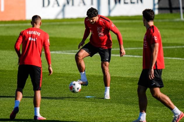 Turkiye complete preparations for UEFA Nations League match against France ISTANBUL, TURKIYE - SEPTEMBER 24: Ozan Kabak (C) attends a training session of the Turkiye national football team at the TFF Hasan Dogan National Teams Camp and Training Facilities ahead of their UEFA Nations League A Group 1 match against France in Kocaeli, Turkiye, September 24, 2026. Muhammed Ali Yigit Anadolu Istanbul Turkey. Editorial use only. Please get in touch for any other usage. Copyright: x2026xAnadoluxMuhammedxAlixYigitx